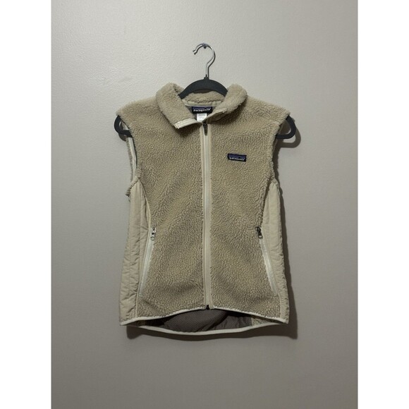 Patagonia Women's Size Medium Beige Faux Fur Polyester Full Zip Retro Vest - Picture 1 of 11